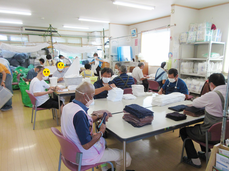 ウエス裁断作業